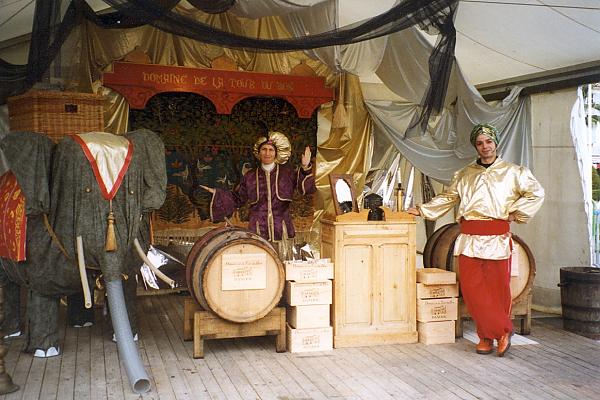 décor stand fête du millésime 1996 domaine de la tour du bon
