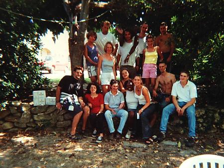 photo de l'équipe de vendangeurs en 2000
