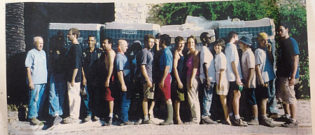 photo de l'équipe de vendangeurs en 2003